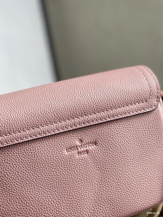VUITTON LOCKME LOUIS TENDER 0821